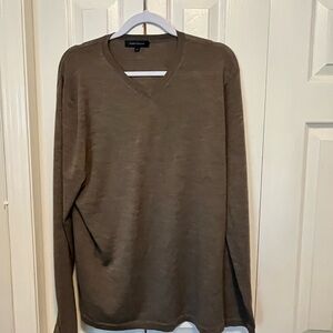 Patrick Assaraf size XL Men's V-Neck Brown Sweater - Classic Lightweight Knit